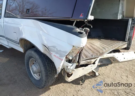 1997 Ford F-250 Xl из США, поврежденный, VIN 1FTHX26F6VEB82707